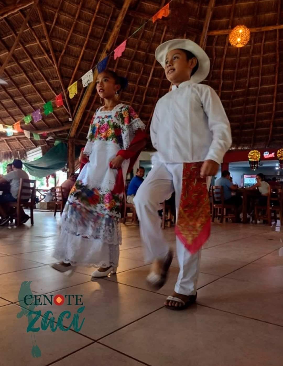 Cenote Zaci Restaurant  - Imagen 11